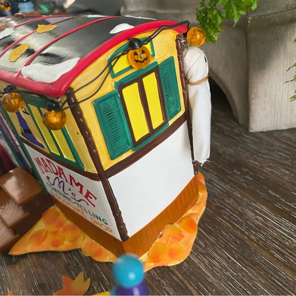 Dept‎ 56 Halloween ‘Costumes for Sale’ Retired Snow Village Lights Work w/Box